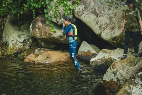 海南营活动图：溯溪